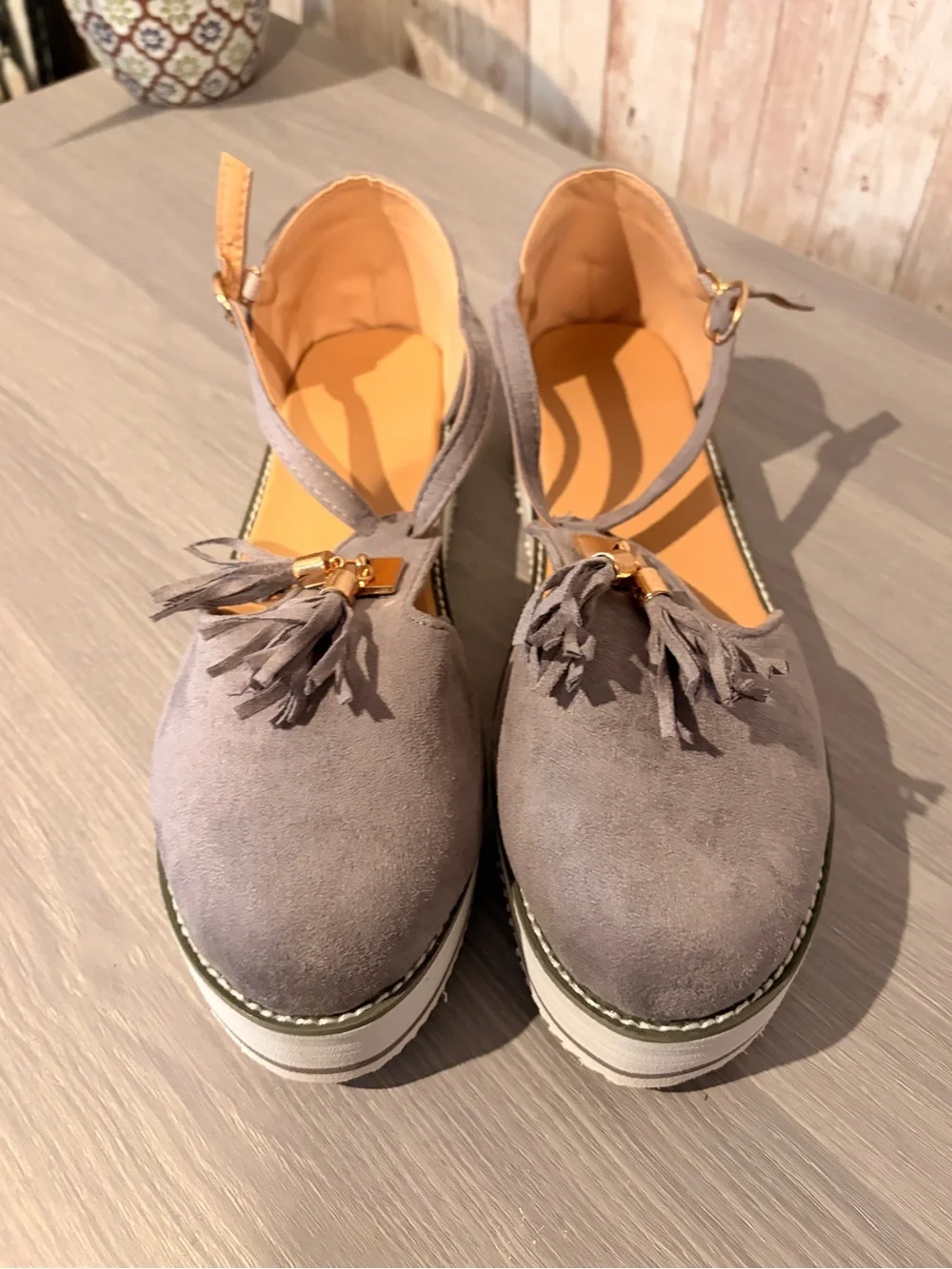 NWOT Gray Suede like T-Strap Platform Shoes with Tassels Women’s Size 11